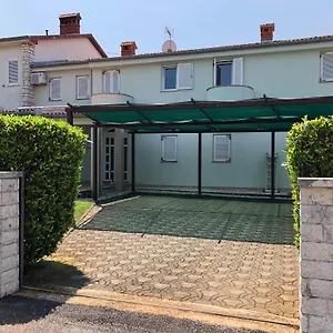 https://marta-fazana.in-istria.net