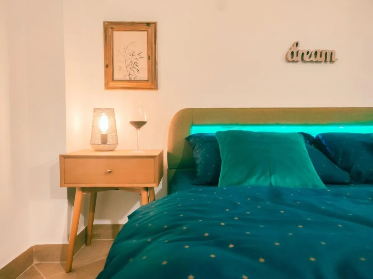 Green Art Studio Old Town Bukarest